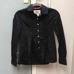 Women’s Levis shirt XS